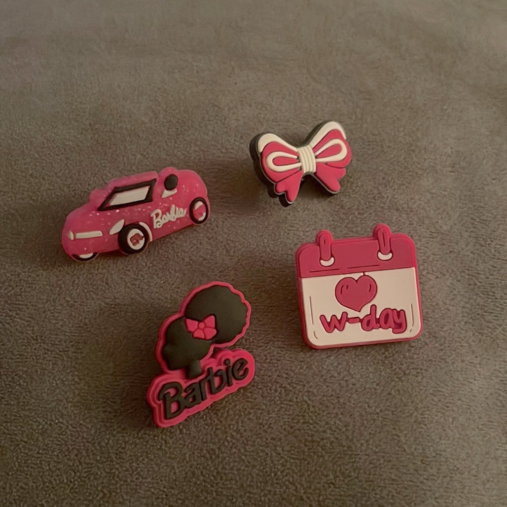 Barbie set jibbitz